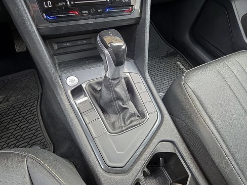 Used 2022 Volkswagen Tiguan SE FWD image 31