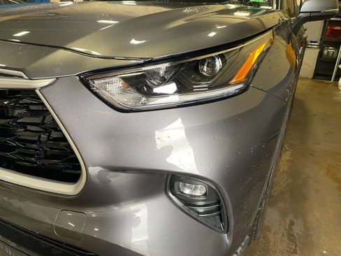 Used 2021 Toyota Highlander XLE image 28