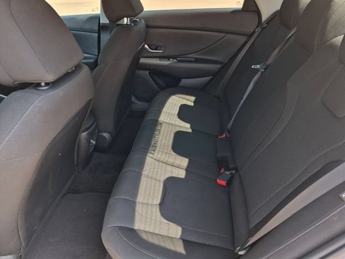 Used 2025 Hyundai Elantra SE FWD image 26