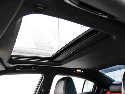 Used 2019 Dodge Charger Scat Pack w/ Dynamics Package RWD image 42