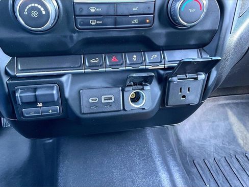 Used 2022 Chevrolet Silverado 2500 Custom w/ Custom Convenience Package image 32