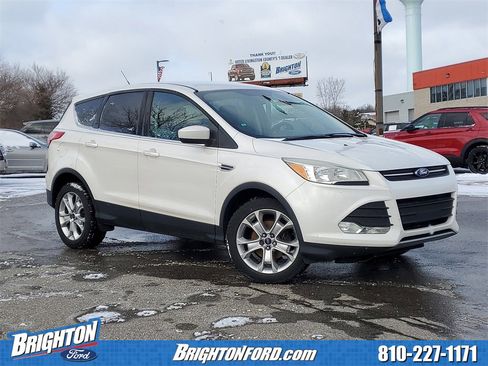 Used 2015 Ford Escape SE image 1