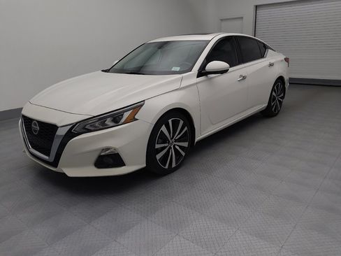 Used 2020 Nissan Altima 2.5 Platinum image 2