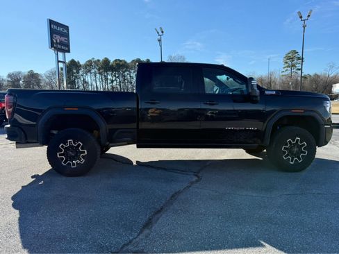 Used 2024 GMC Sierra 2500 AT4X image 14