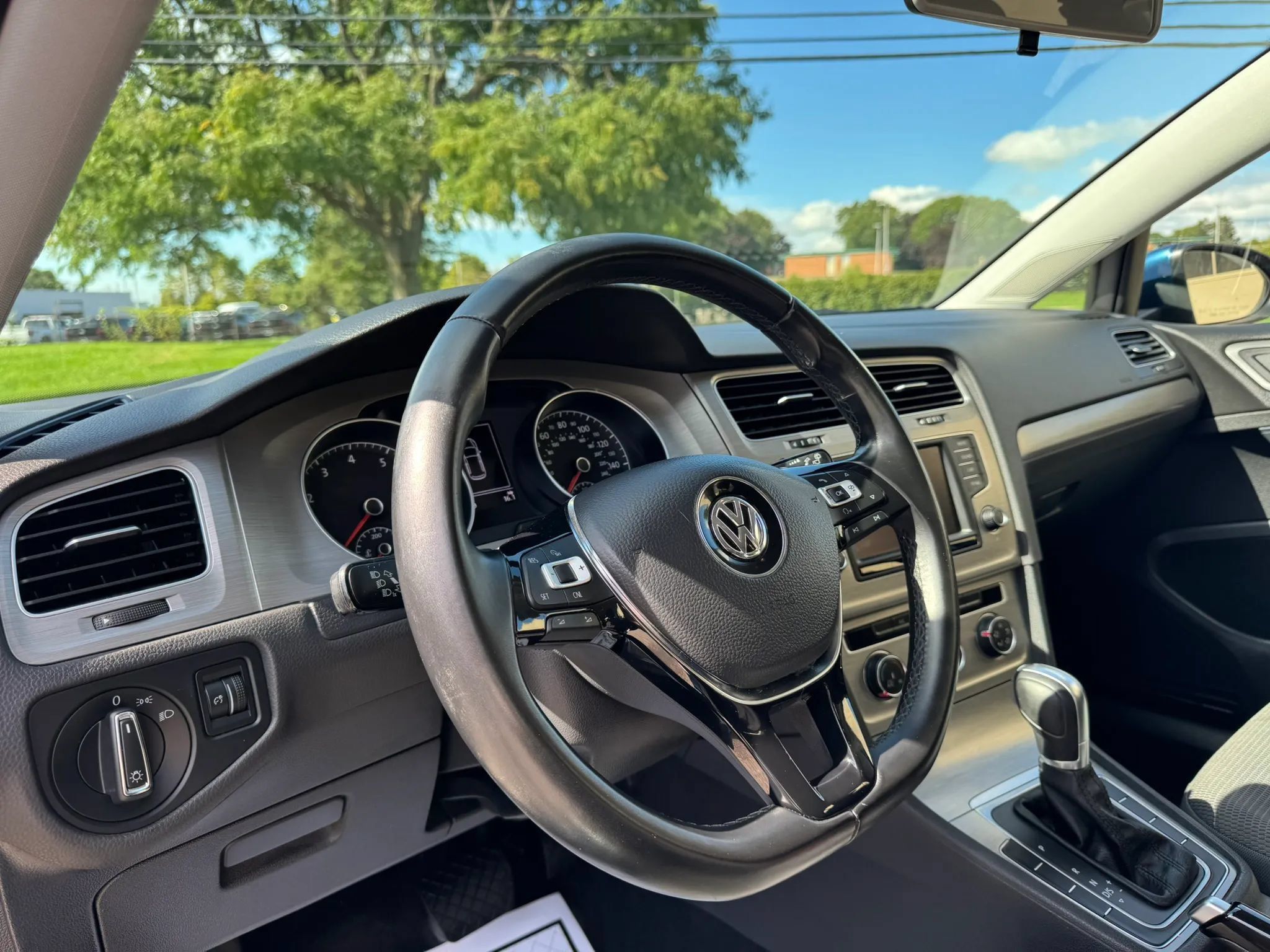 Used 2017 Volkswagen Golf SEL FWD image 20