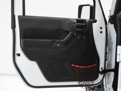 Certified 2018 Jeep Wrangler Unlimited Rubicon image 14