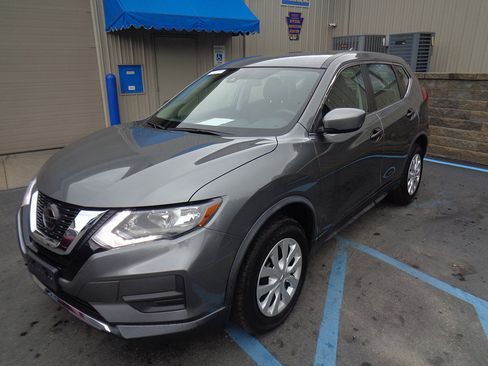 Used 2020 Nissan Rogue S image 1