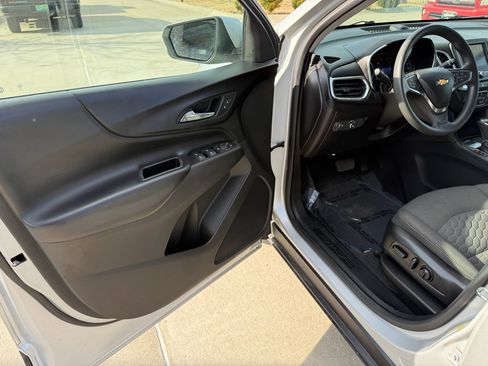Used 2019 Chevrolet Equinox LT image 8