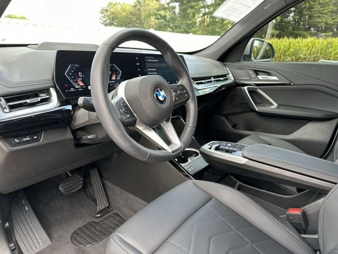 Used 2025 BMW X1 xDrive28i w/ Technology Package image 19