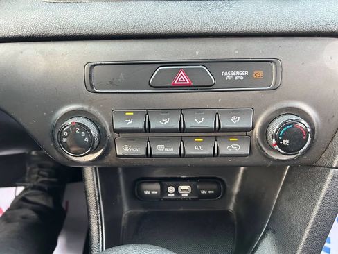 Used 2017 Kia Sportage LX AWD/4WD image 22
