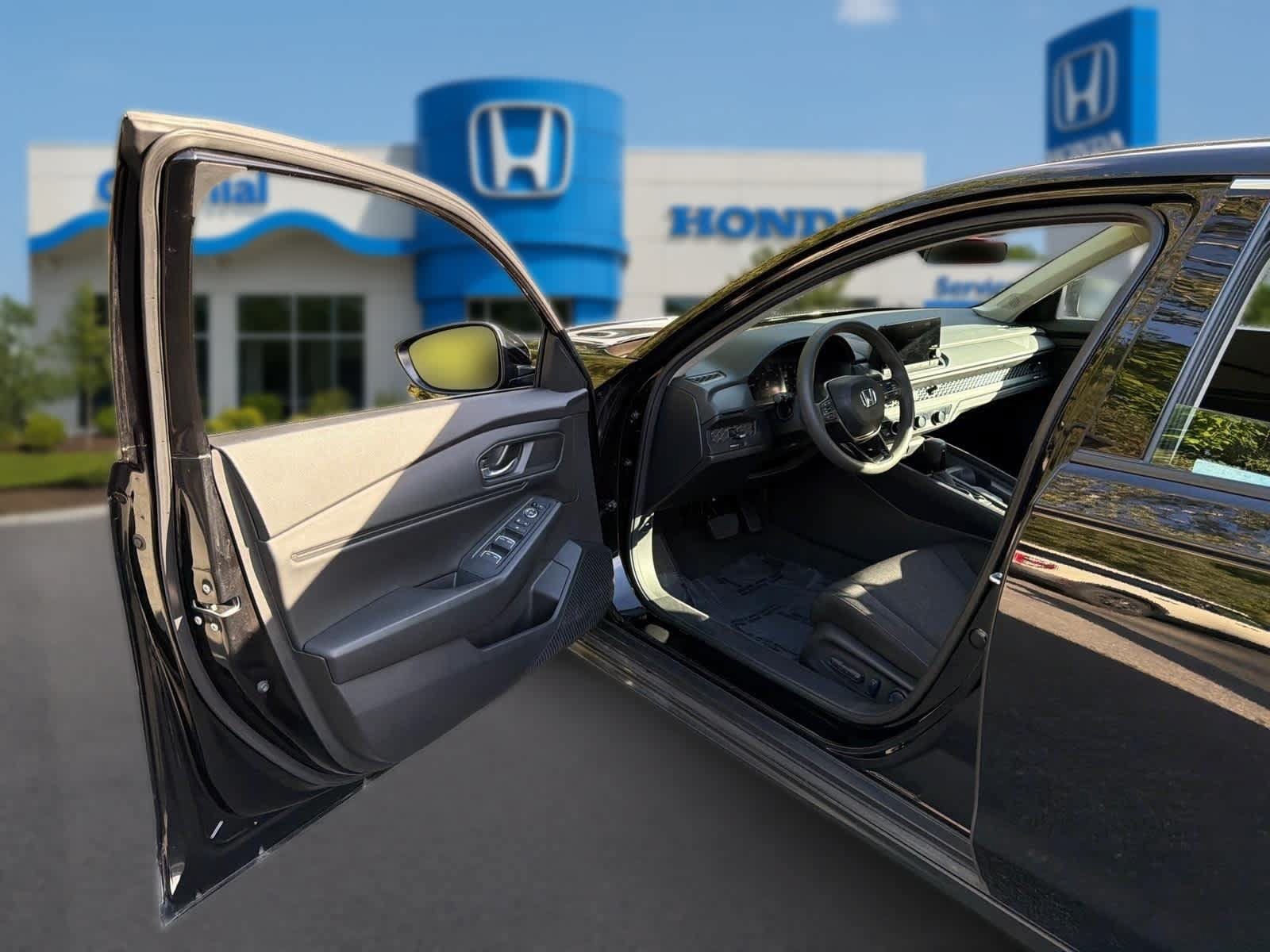 Used 2023 Honda Accord EX image 11