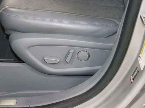 Used 2019 Lincoln Nautilus Reserve FWD image 18