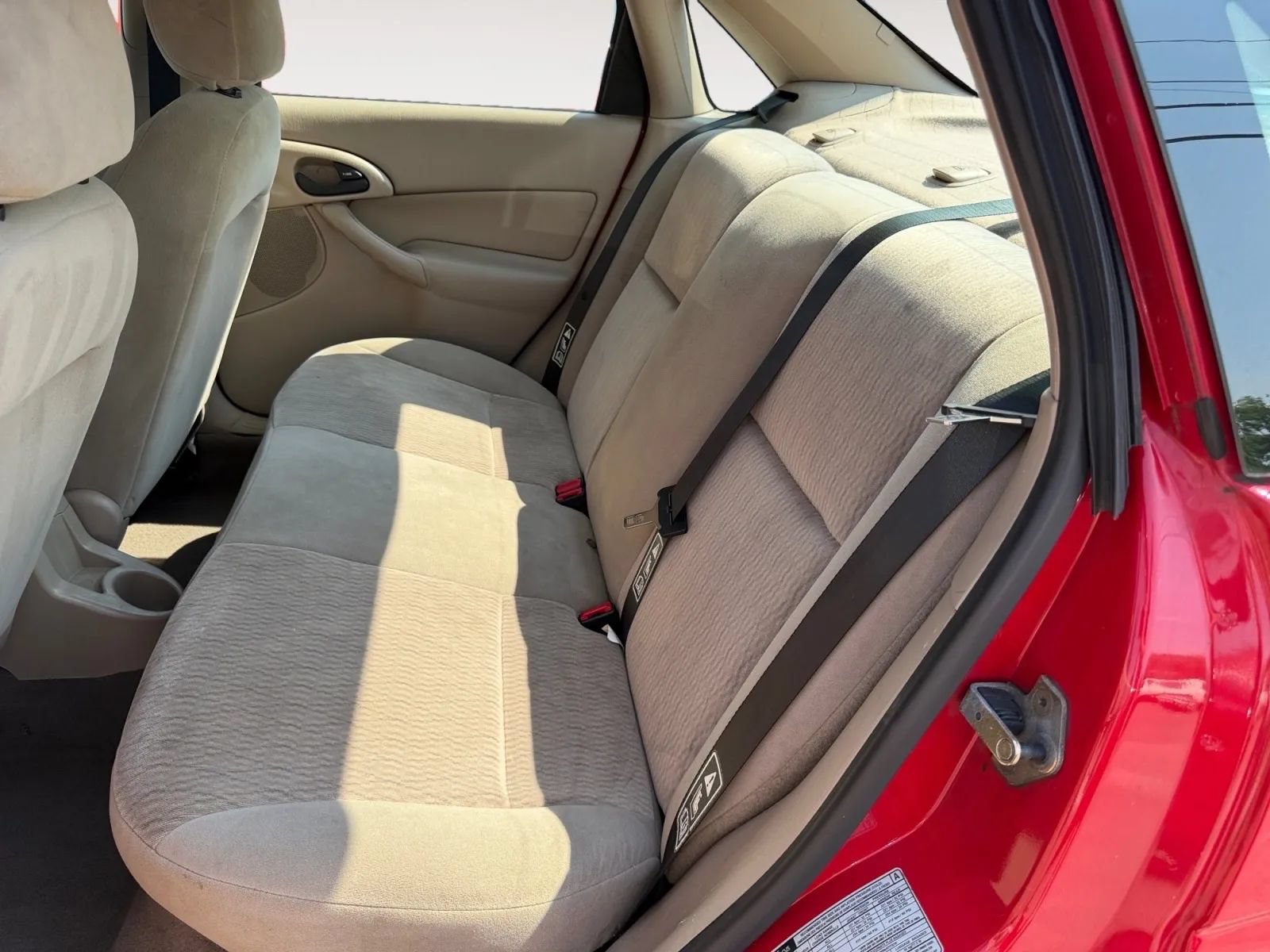 Used 2001 Ford Focus SE FWD image 13