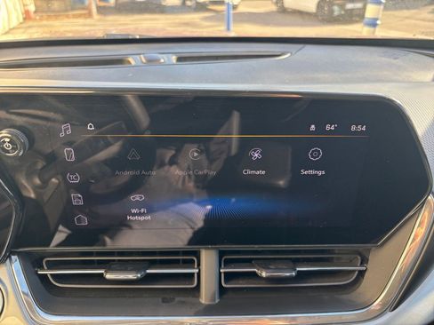 Used 2025 Chevrolet Trax LT image 21