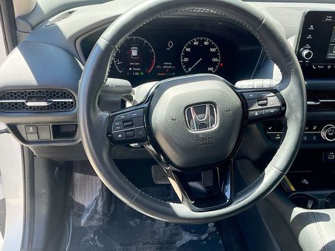 Used 2024 Honda HR-V EX-L image 11