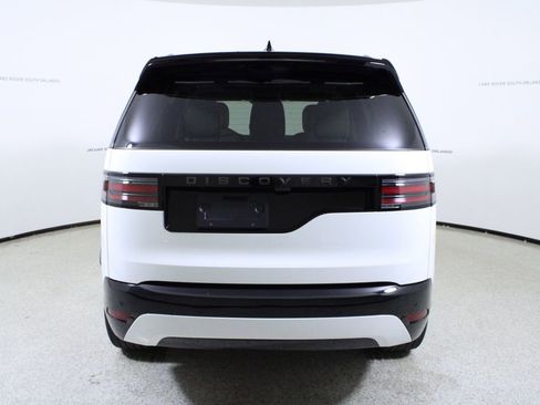 Used 2025 Land Rover Discovery Dynamic SE image 6