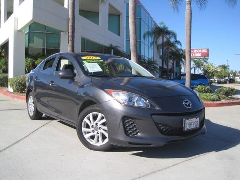 Used 2013 MAZDA MAZDA3 i Touring FWD image 2