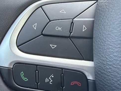 Used 2021 Jeep Compass Latitude FWD image 22