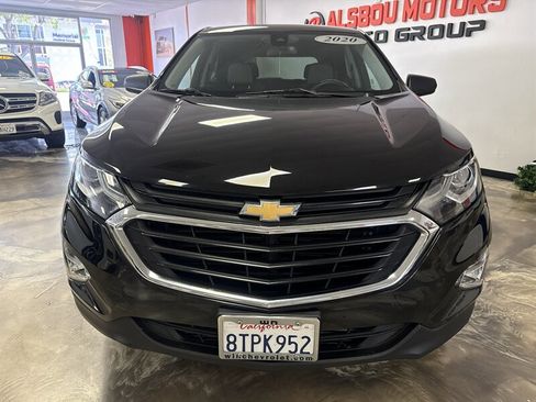 Used 2020 Chevrolet Equinox LS w/ LS Convenience Package FWD image 2