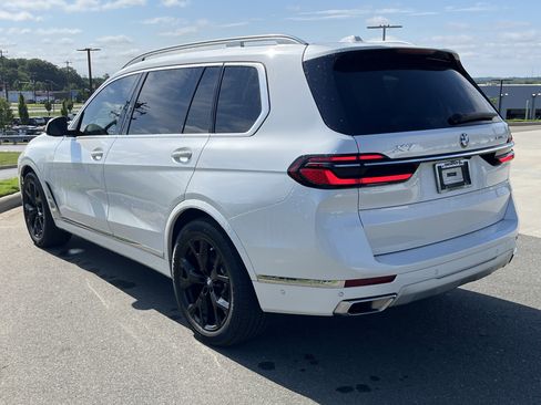 Used 2024 BMW X7 xDrive40i w/ Premium Package AWD/4WD image 7