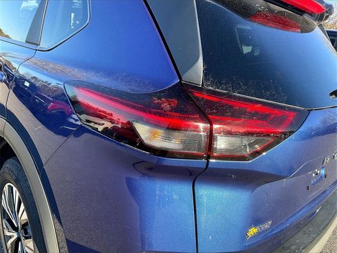 Used 2023 Nissan Rogue SV image 31