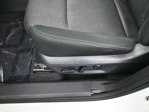 Used 2024 Nissan Rogue SV image 15