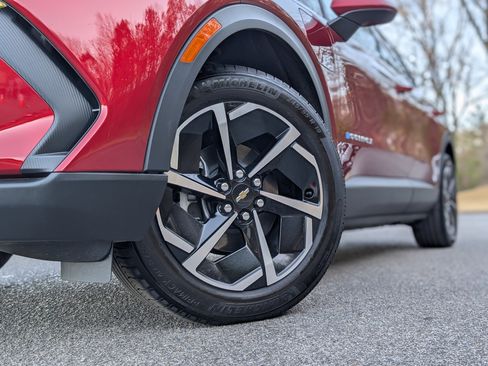 Used 2025 Chevrolet Equinox EV LT image 31