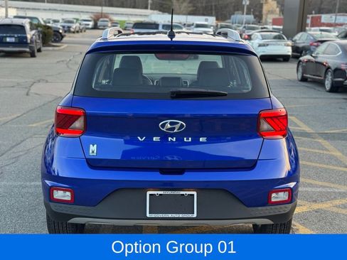 Used 2024 Hyundai Venue Limited image 5