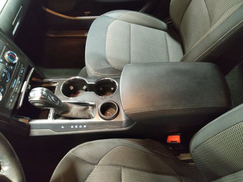 Used 2018 Ford Explorer XLT image 26