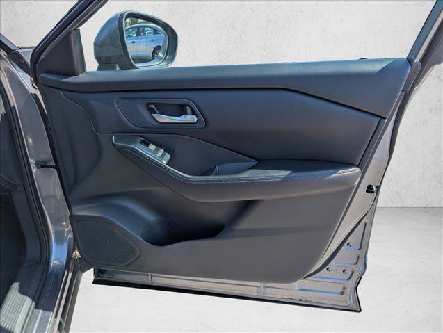 Used 2024 Nissan Rogue SV FWD image 25