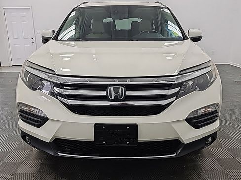 Used 2018 Honda Pilot Touring image 3