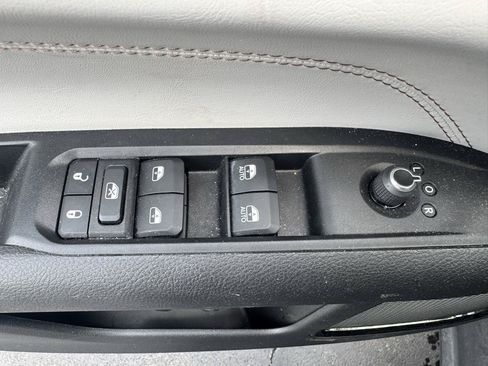 Used 2022 Jeep Compass Limited AWD/4WD image 13