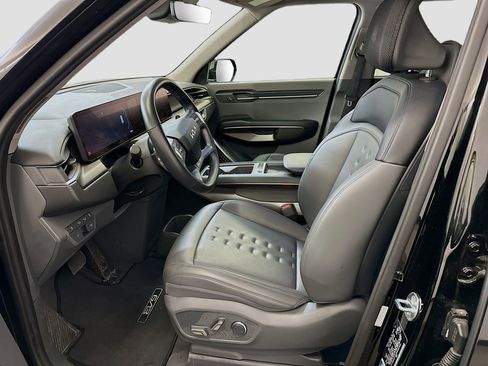 Used 2024 Kia EV9 Wind image 13