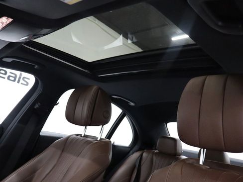 Used 2017 Mercedes-Benz E 300 4MATIC image 37