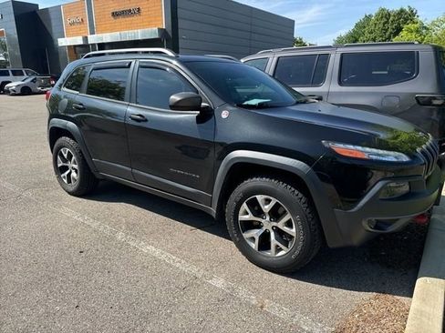 Used 2016 Jeep Cherokee Trailhawk w/ Comfort/Convenience Group AWD/4WD image 10