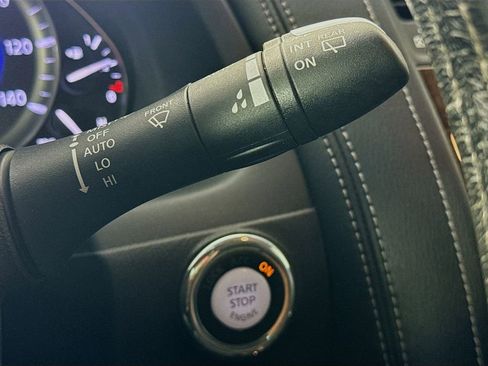 Used 2017 INFINITI QX80 2WD w/ Driver Assistance Package image 13