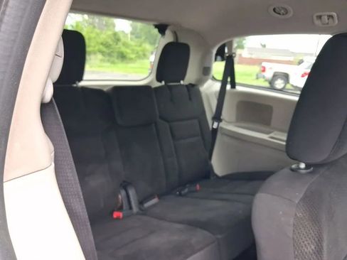Used 2018 Dodge Grand Caravan SE w/ UConnect Hands-Free Group FWD image 22