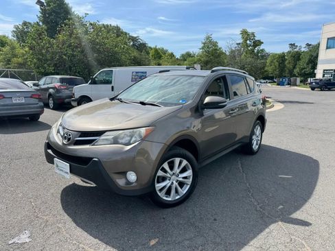 Used 2014 Toyota RAV4 Limited AWD/4WD image 6
