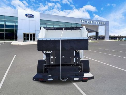 Used 2023 Ford F250 XL image 3
