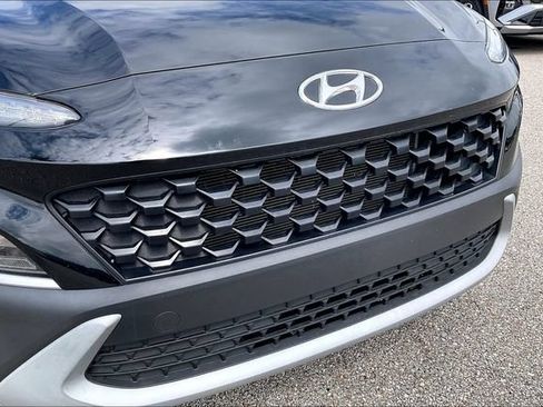 Used 2023 Hyundai Kona SEL w/ Cargo Package FWD image 5