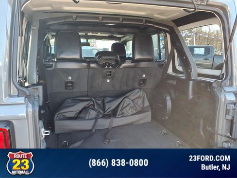 Used 2021 Jeep Wrangler Unlimited Sahara image 24