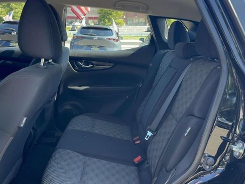 Certified 2022 Nissan Rogue Sport SV AWD/4WD image 13
