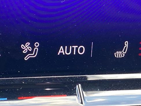 Used 2025 Volkswagen Tiguan SE R-Line AWD/4WD image 14