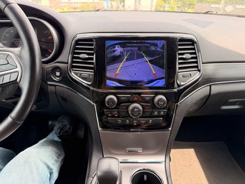 Used 2020 Jeep Grand Cherokee Limited AWD/4WD image 4