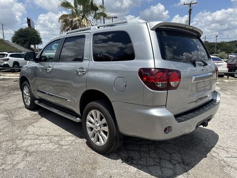 Used 2018 Toyota Sequoia Platinum AWD/4WD image 5