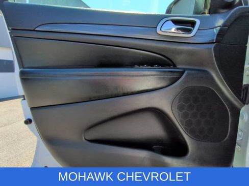Used 2019 Jeep Grand Cherokee Altitude AWD/4WD image 22