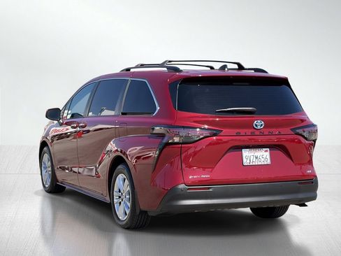 Certified 2025 Toyota Sienna XLE w/ XLE Plus Package AWD/4WD image 4