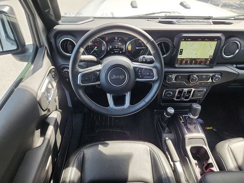 Used 2022 Jeep Wrangler Unlimited Sahara w/ Safety Group AWD/4WD image 11