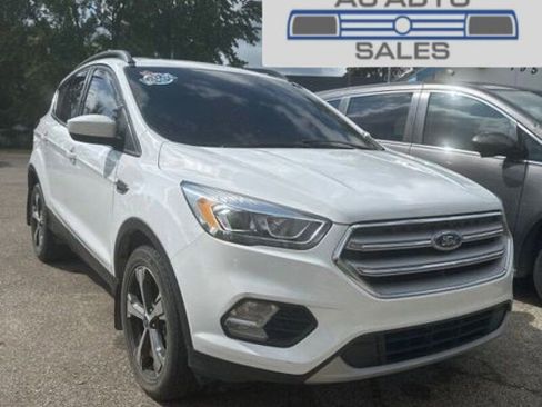 Used 2018 Ford Escape SEL image 2