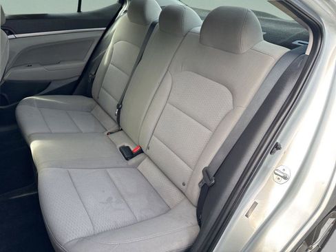 Used 2019 Hyundai Elantra SEL image 11